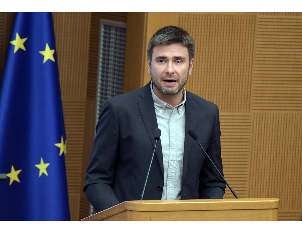 Rinviato il rientro di Di Battista in Italia
