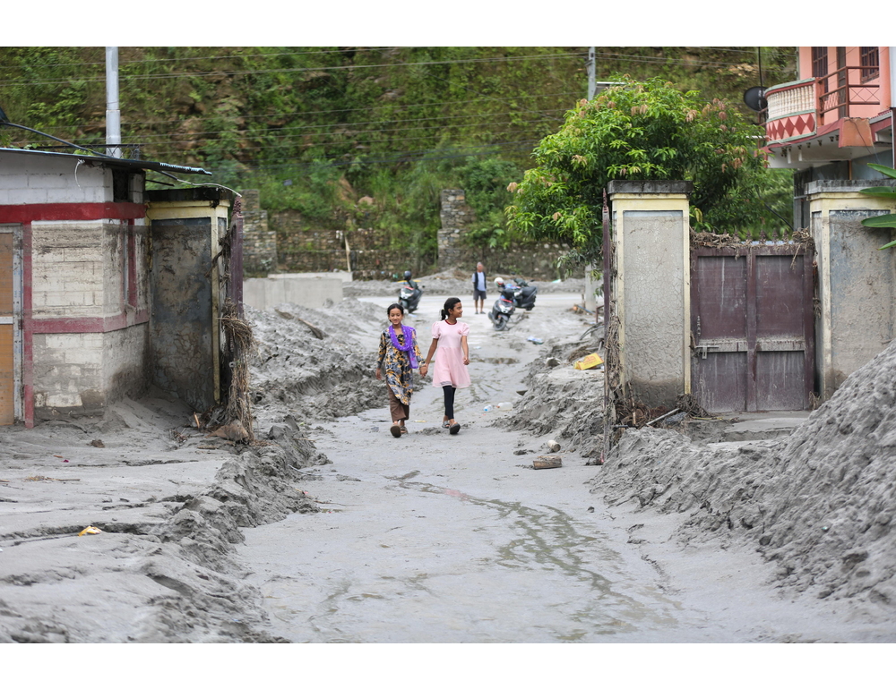 Save the Children, in Nepal cresce il disagio psicologico tra i bambini sopravvissuti