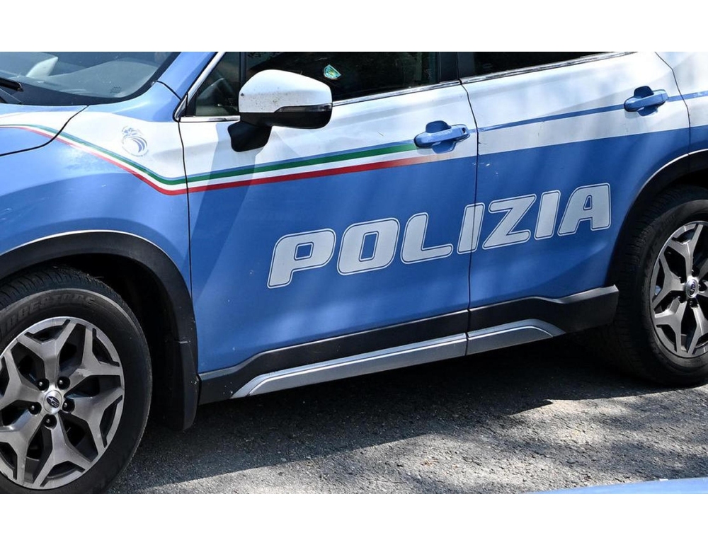 Scritta ‘Pedofilo infame’ sulle serrande del minimarket di Torino