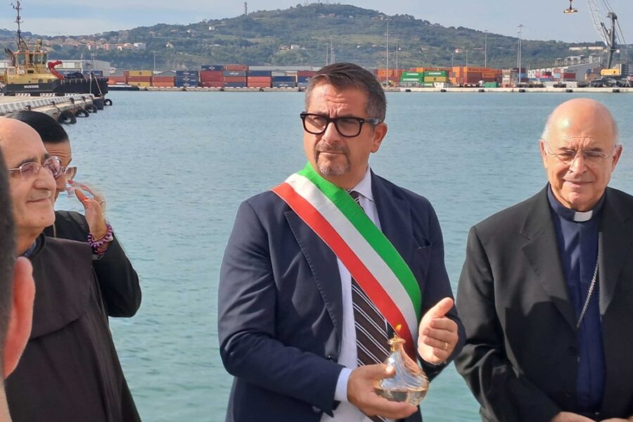 Tappa del Giro d'Italia per la Pace con la Lampada da Assisi