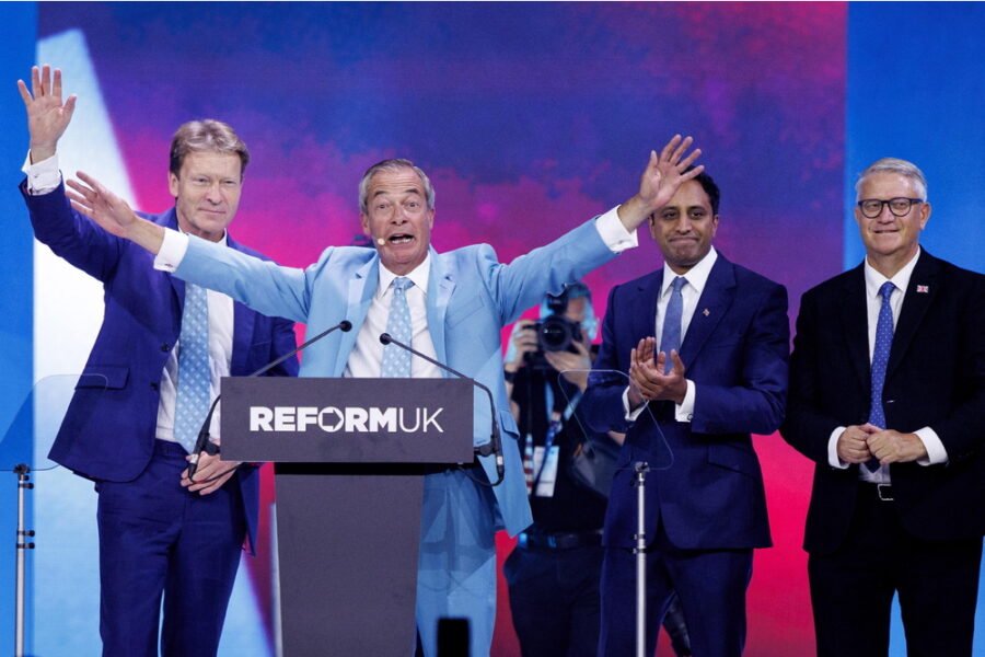 Reform al 21% insieme ai Tory e dietro il Labour. I Verdi di Zack Polanski terzi al 14%