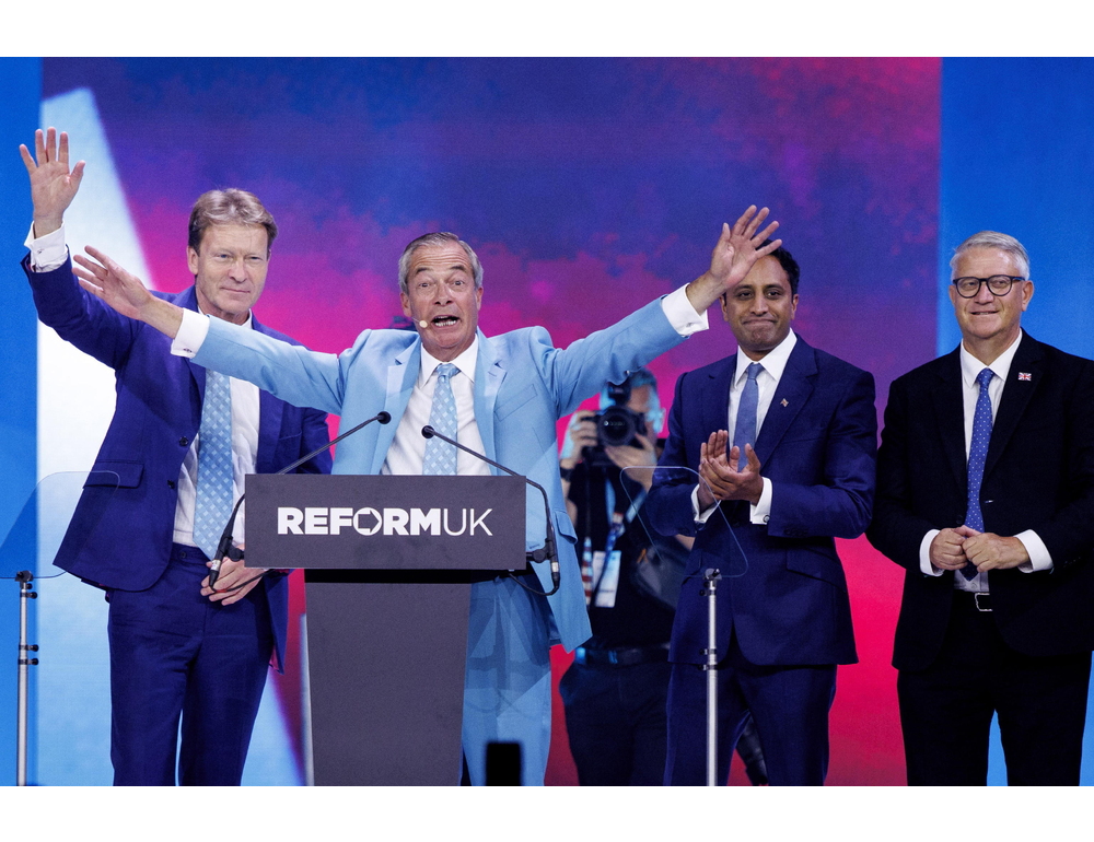 Sondaggio Gb, i consensi per il partito di Farage ai minimi dal 2024