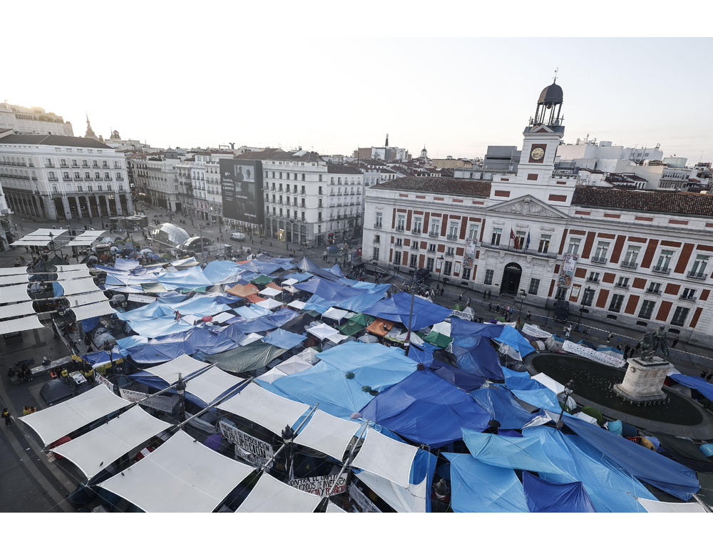 Spagna sospende sfratti per vulnerabili fino al 2030, proroga affitti fino al 2028