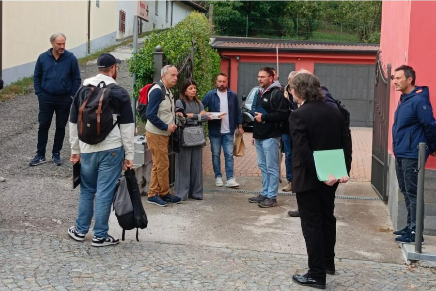 Fuori dalla cascina dell'indagato anche la procuratrice aggiunta di Asti
