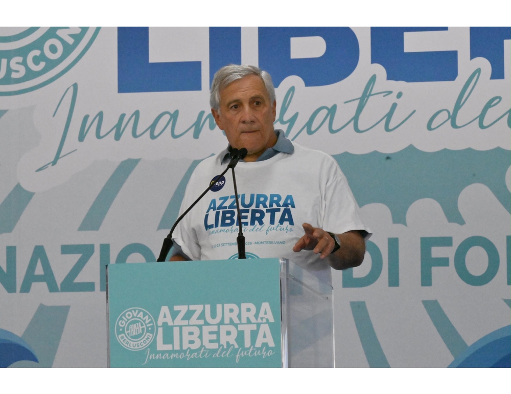 Tajani, ‘giusta la raccolta firme, la democrazia è una cosa seria’