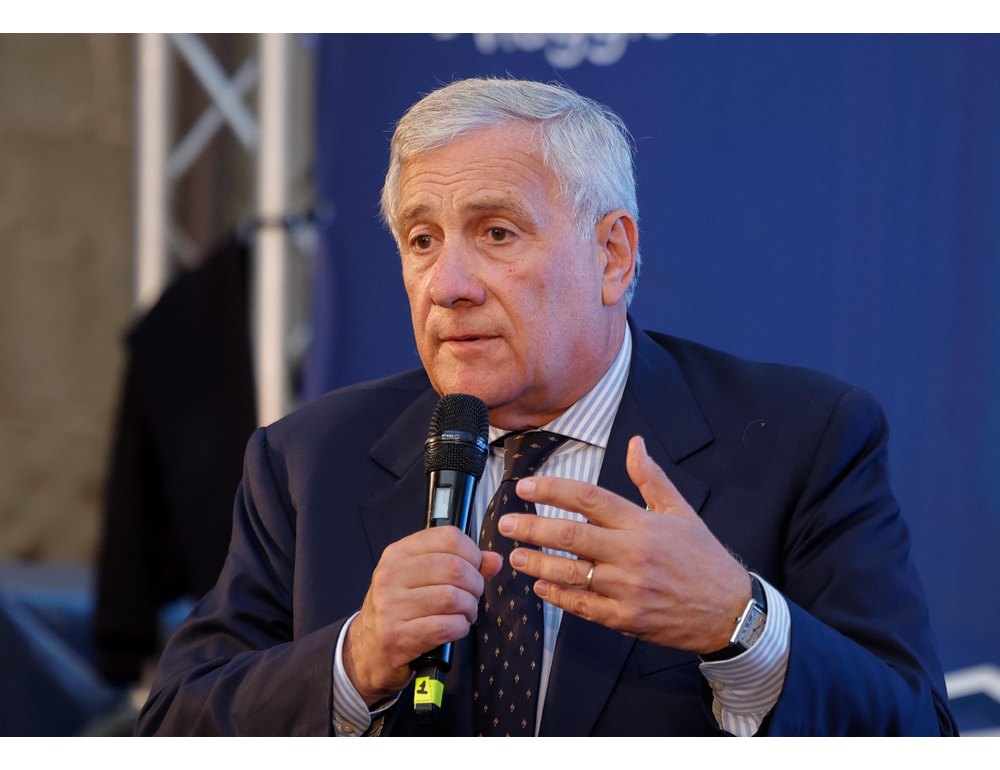 Tajani, ‘mi scuso con le donne, non le ho mai volute offendere’