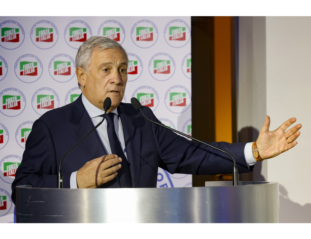 Tajani, vittoria FI sui carburanti, anche nel centrodestra si volevano tassare le imprese