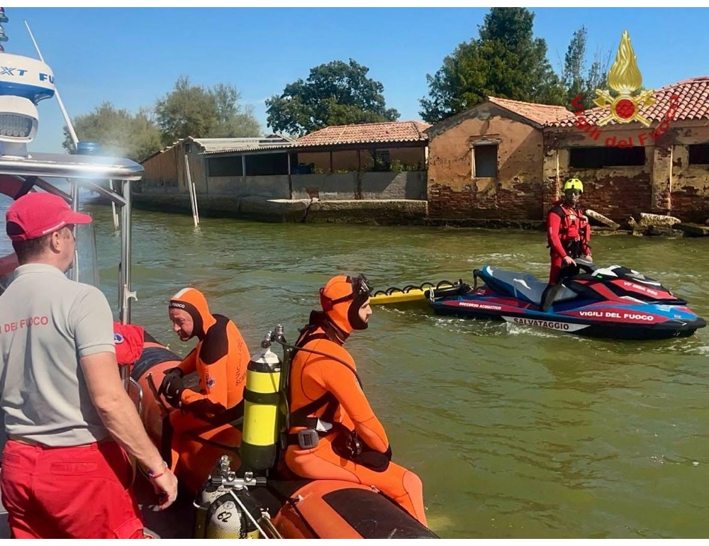 Terzo giorno di ricerche per la donna dispersa in laguna a Venezia
