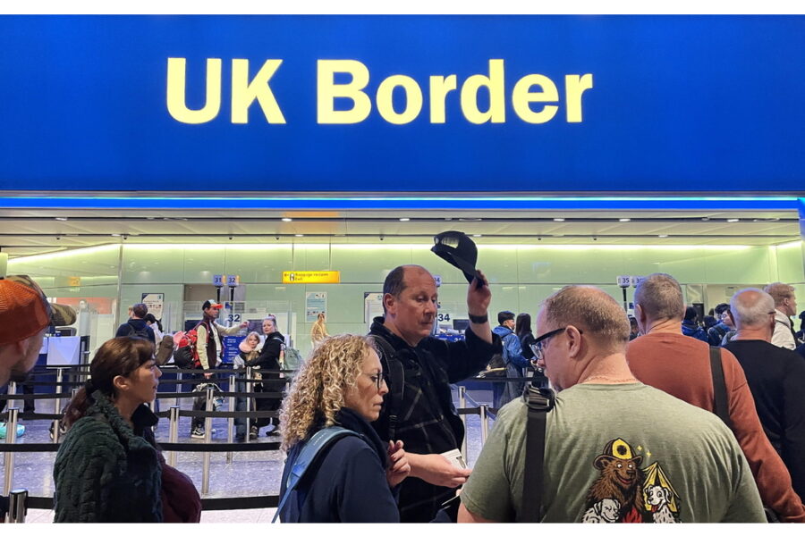 Ritardi e disagi in molti aeroporti