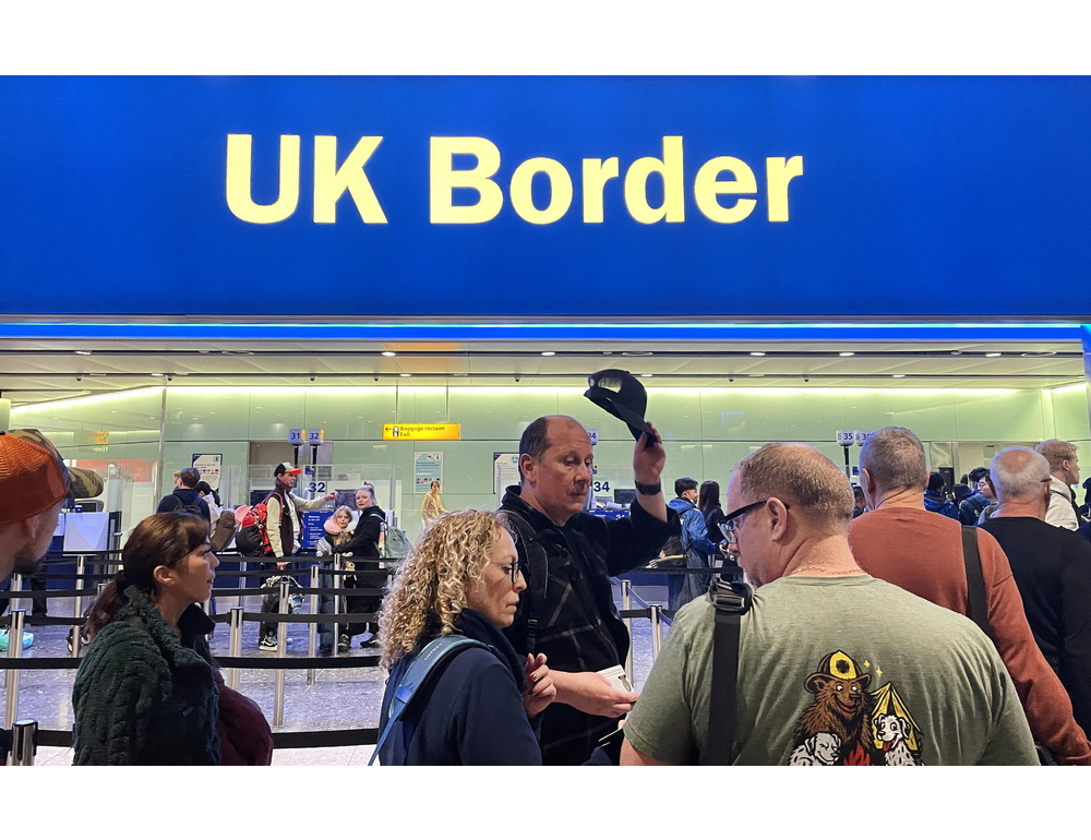 Traffico aereo in tilt in Gb, coinvolti anche scali Heathrow e Gatwick
