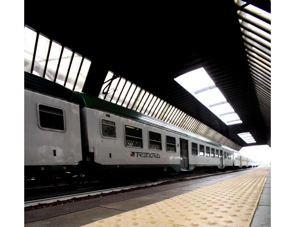 Treno fermo blocca passante a Milano, evacuati passeggeri in galleria