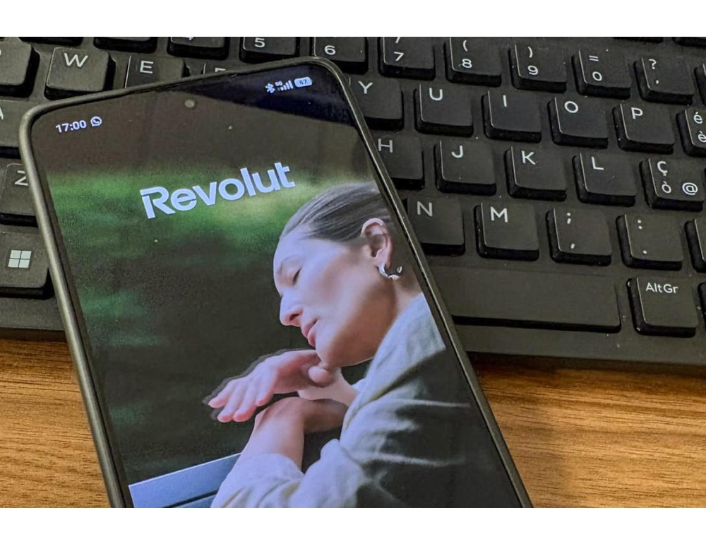 Truffa a Revolut con pec italiana compromessa, indaga la Postale