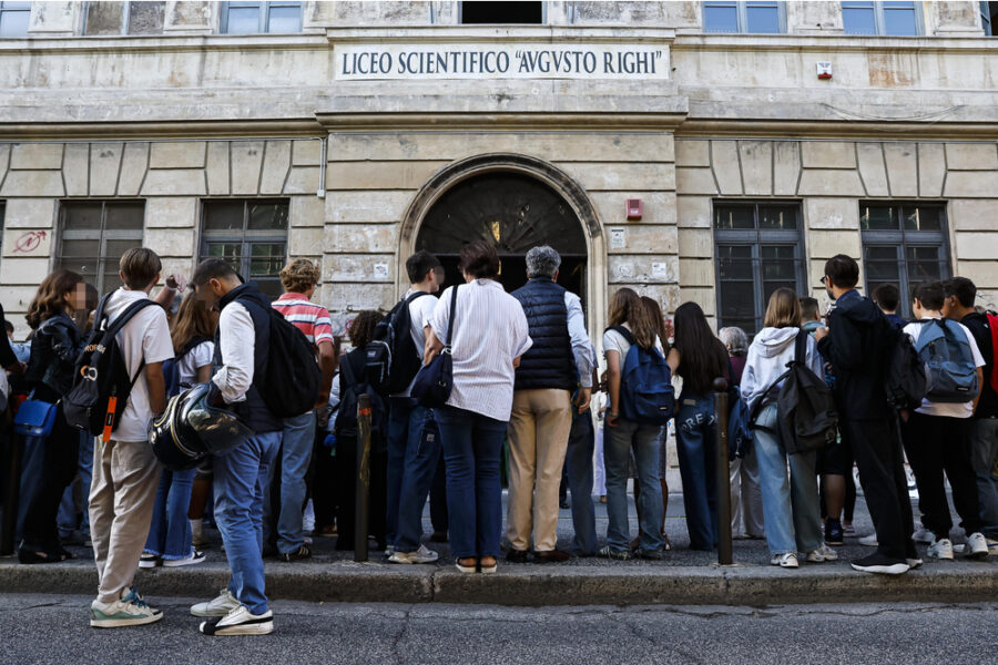 'Migliaia di posti destinati al ruolo non sono stati coperti. Solo 12mila assunzioni Ata'