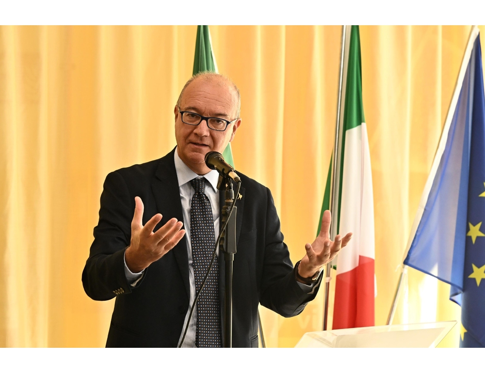 Valditara, 34mila le classi in cui stranieri superano il 30%