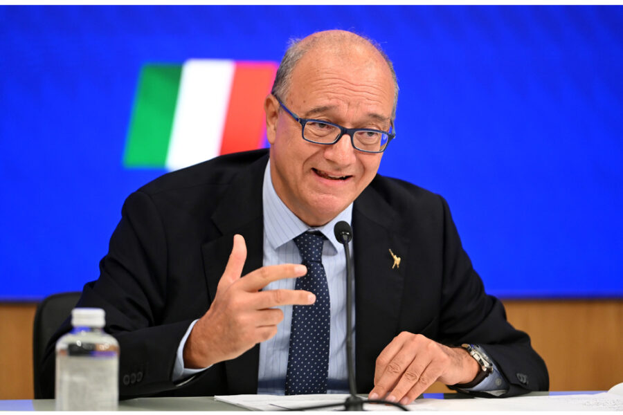 'Misure progressiste. Strumentalizzati bambini costretti a striscioni stile woke'