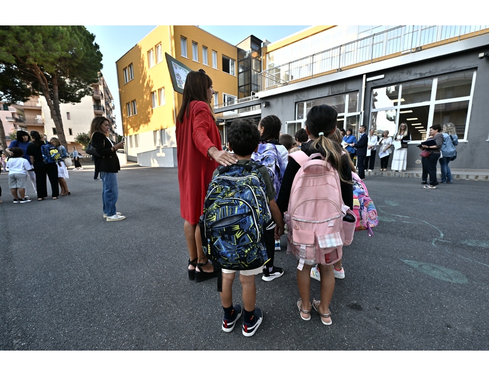 Valditara, in arrivo nuova circolare sui compiti a casa e le interrogazioni