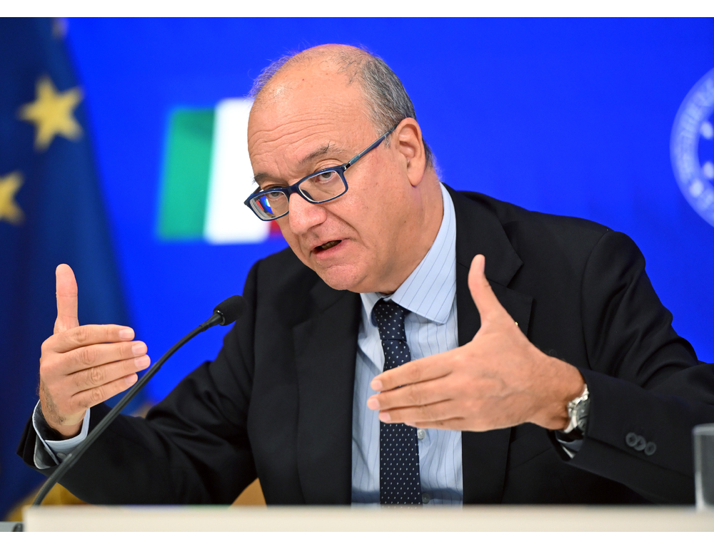 Valditara, ‘mai così tanti investimenti per rafforzare i Centri istruzione’