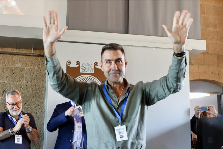 La risposta "leggera" del leader di Fnv alle polemiche nate sulle parole di Tajani