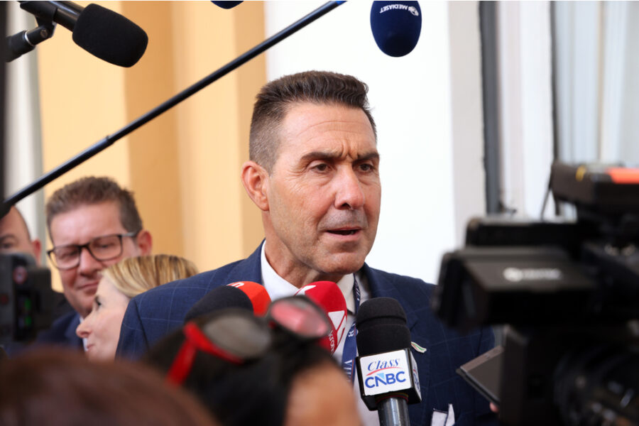 "Monti dovrà dedicare la sua scarsa energia anche a loro. Nessun dorma"