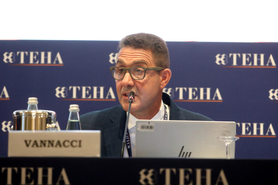 Ieri Salvini faceva i complimenti all'Afd