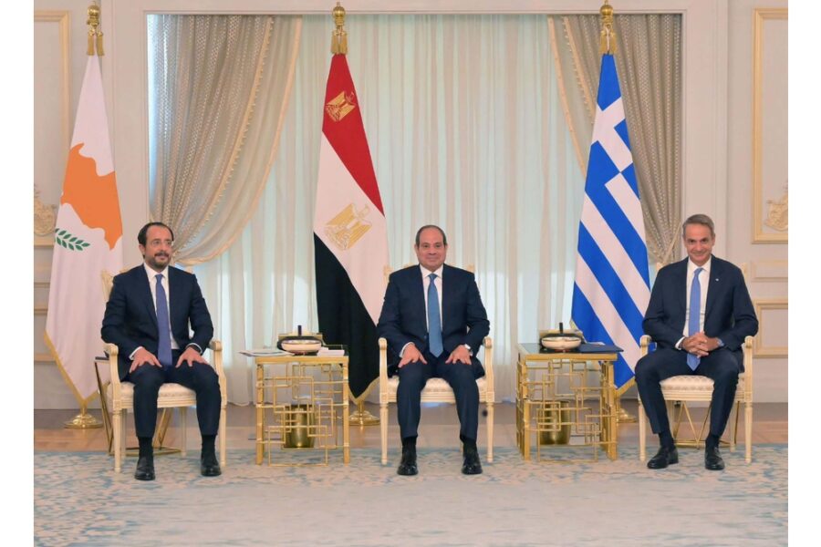 Incontro tra i due presidenti e il premier greco a El Alamein