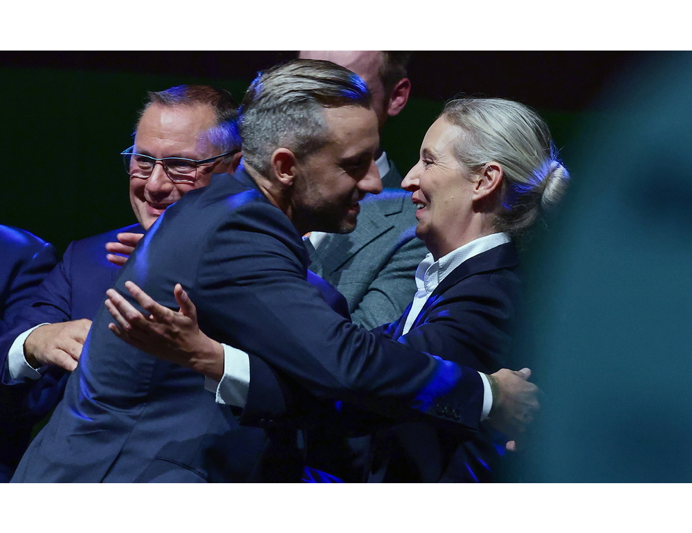 Weidel, ‘Merz è un peso per la Germania’