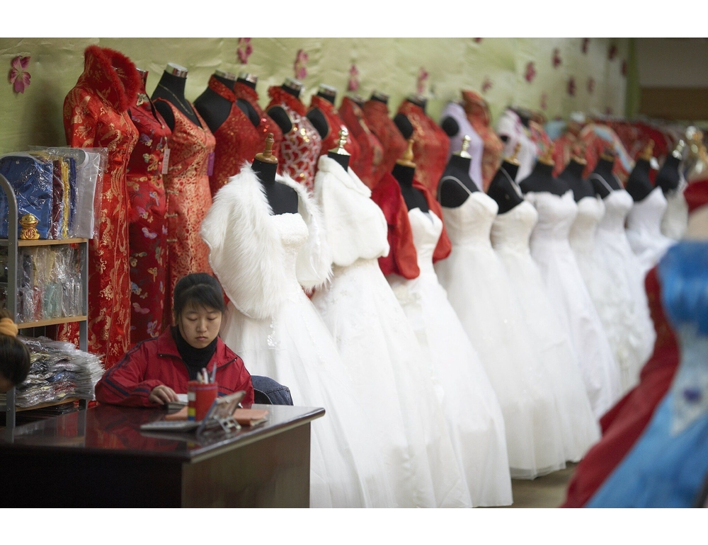 Wsj, ‘in Cina matrimoni sempre più glamour per incentivare le nascite’
