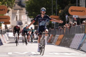 Giro d’Abruzzo, impresa Fancellu: scatto vincente e maglia di leader