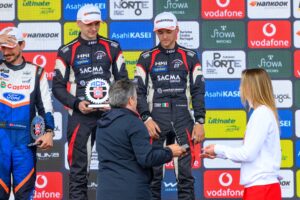 Rally in Arabia cancellato: i lariani Fontana e Arnaboldi campioni del mondo WRC3