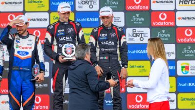 Rally in Arabia cancellato: i lariani Fontana e Arnaboldi campioni del mondo Wrc3