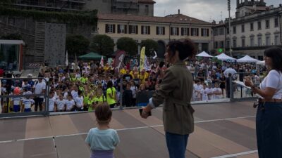 Piazza Garibaldi a Cantù diventa una palestra a cielo aperto per “Sport in Città”