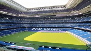 La Champions scatta con le sfide di Atene e Bruges. Alle 21 Real-Inter, giovedì chiusura con il Como