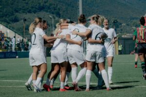 Calcio femminile, partenza da sogno in serie A: vincono Como Women e Como 1907