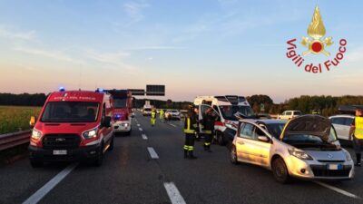 Incidente sull’A9: scontro tra due auto, tre feriti