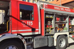 Caserme aperte, i vigili del fuoco incontrano i cittadini e fanno divertire i più piccoli: appuntamento oggi fino alle 18