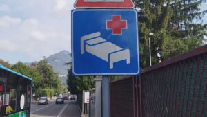 Chiusura del Punto Nascita di Erba: Dotti (FdI) annuncia un’interrogazione a Fontana e Bertolaso