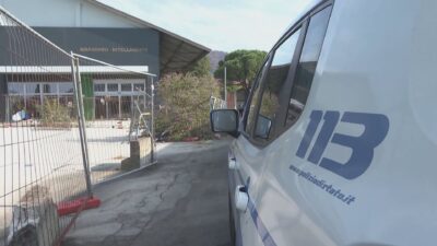 Controlli della polizia nelle aree dismesse a Como, dalla Ticosa a via Regina