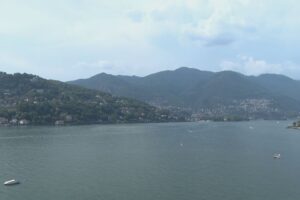 Boom di turisti, a Como 5 milioni di tassa di soggiorno. Le proposte di Civitas