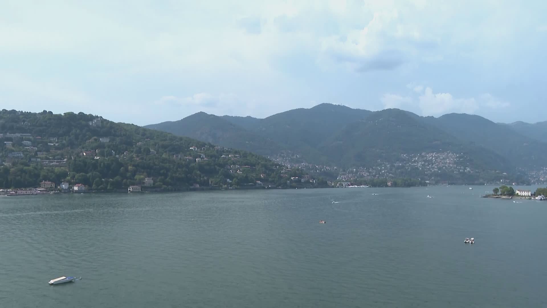 Boom di turisti, a Como 5 milioni di tassa di soggiorno. Le proposte di Civitas