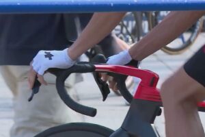 Giro di Lombardia a Como, i provvedimenti per la viabilità: sosta vietata e stop al traffico