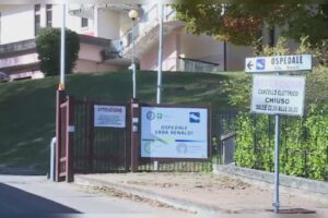 Ospedale di Menaggio, Bertolaso esclude la chiusura. Dubbi da Orsenigo
