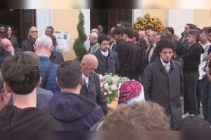 A Vighizzolo una folla commossa si è riunita per l’ultimo saluto a Gabriele Pennati