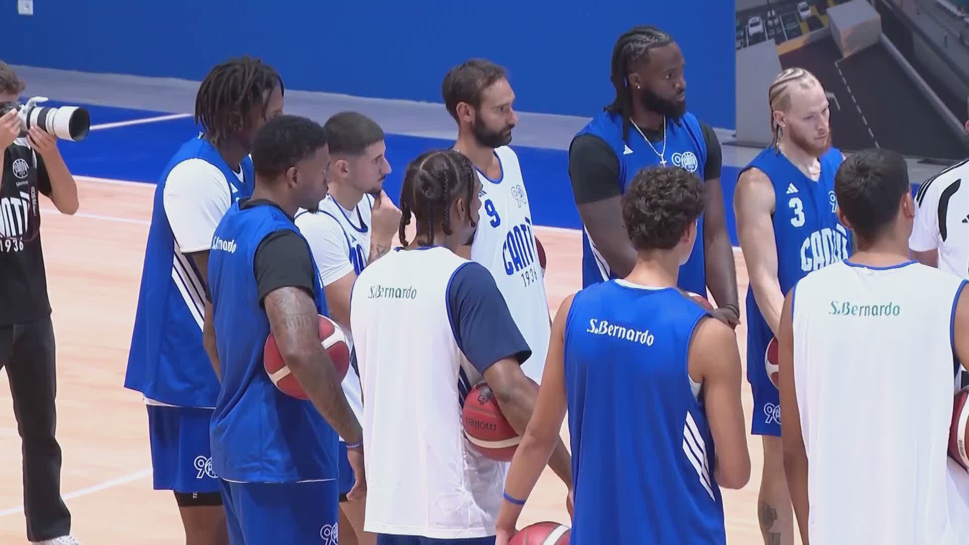 Cantù attende Napoli al PalaDesio. Coach Vitucci: “Vogliamo reagire”