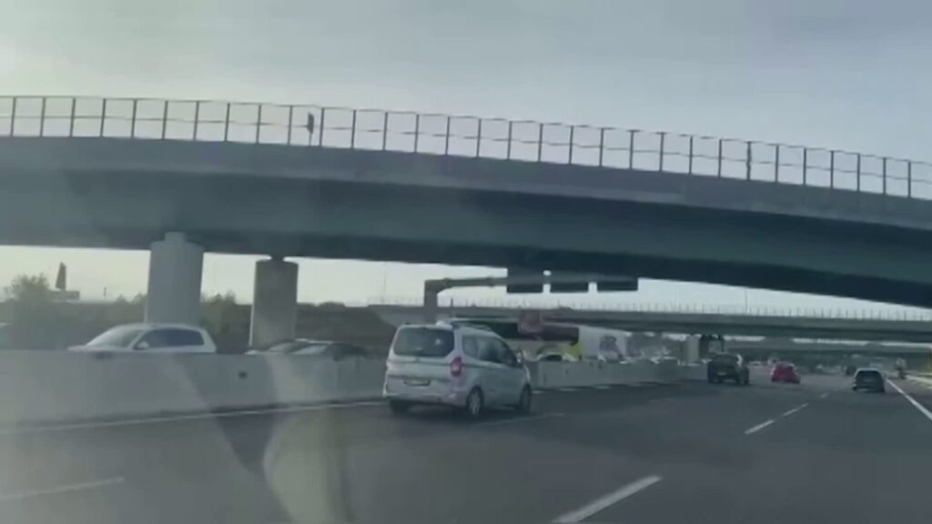 Bloccati 250 tifosi della Roma senza biglietto, fermati dalla polizia in autostrada