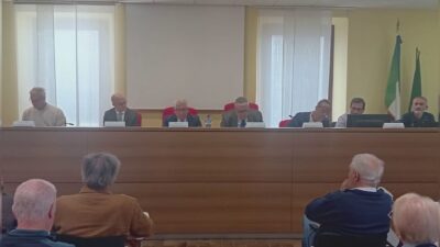 Impianto di betonaggio a Centro Valle Intelvi, riunione tesa. Cittadini contro, il sindaco replica