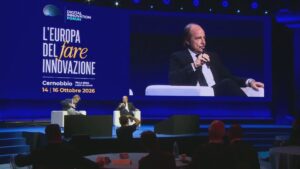 L’apertura del Digital Innovation Forum a Cernobbio. Butti: “Tecnologia per semplificare la vita”