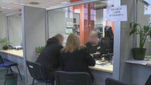 Documenti senza chip, fenomeno in crescita anche in città. I controlli della polizia locale di Como