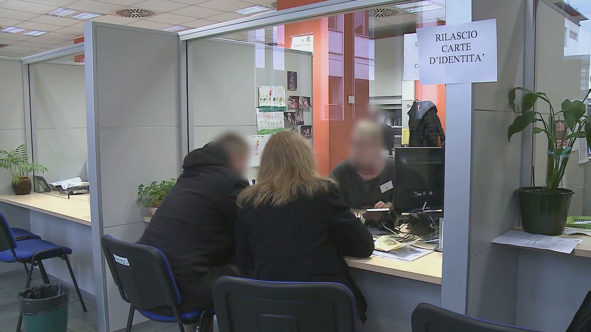Documenti senza chip, fenomeno in crescita anche in città. I controlli della polizia locale di Como