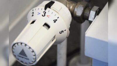 Freddo e rincari, bollette più care del 26%. Termosifoni accesi da oggi anche a Como