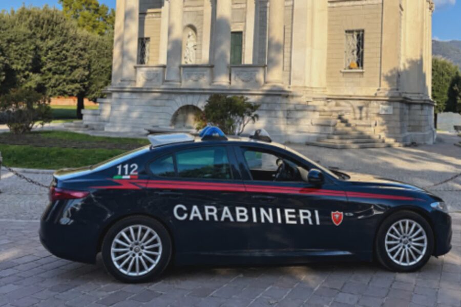 17858 Rapine violenza e furti in centro Como fermata la banda. Due arresti e tre divieti di dimora 1792055011